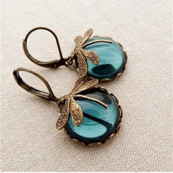Elegant Dragonfly Earrings with Teal Accents - Picture 2 of 4